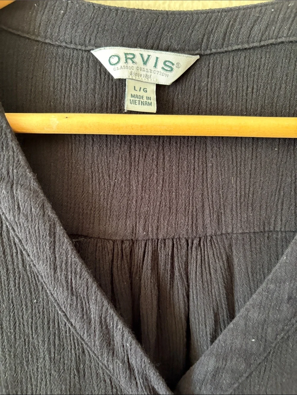 Orvis Black Button Front Blouse Women's Large V Neck Short Sleeve Relaxed Fit